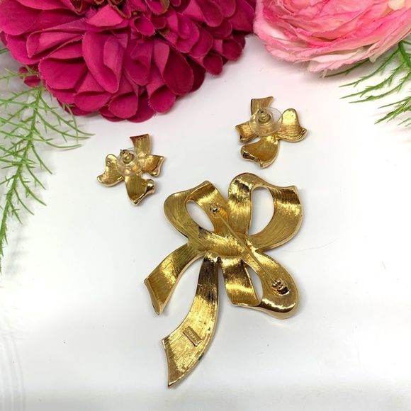 VINTAGE⚜️RARE TRIFARI Enamel Black Bow Brooch Set - Picture 6 of 14